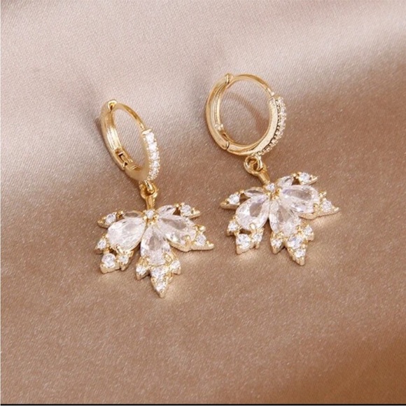 Jeweled Maple Leaf Green Diamond Gem Gold Hoop Dainty Luxury Gift Mini Earrings - Picture 2 of 4